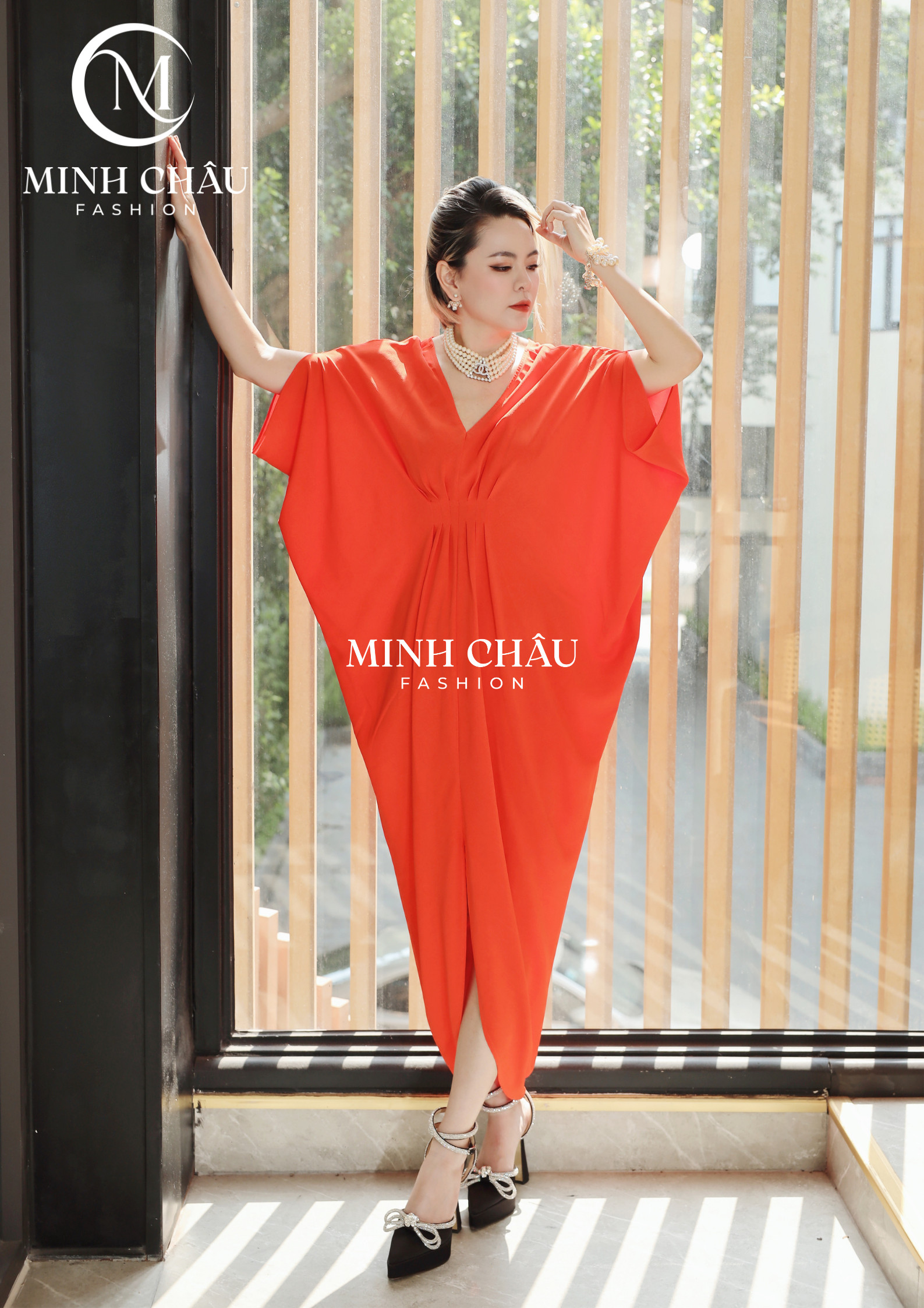 Đầm cổ V ly ngực màu cam 